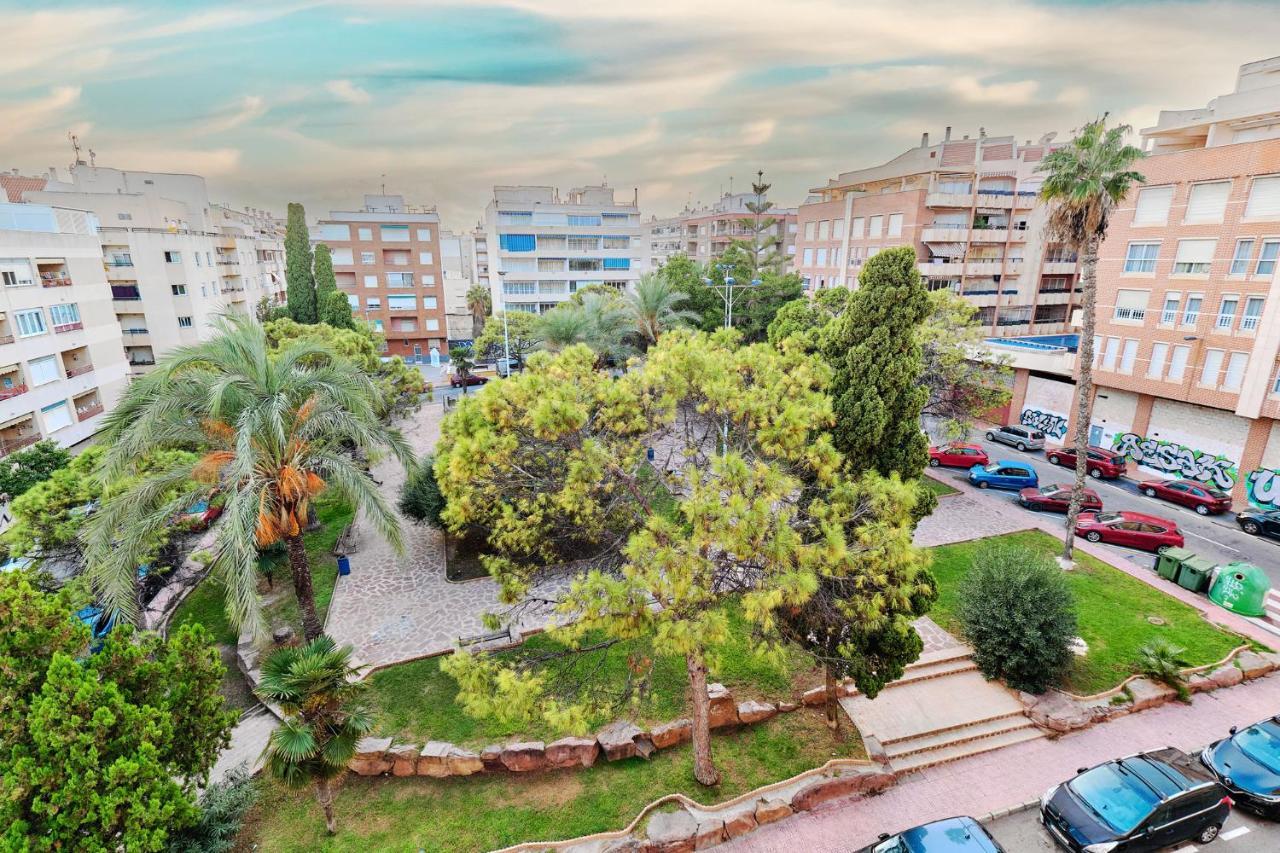 Lovely Sunny Apartment With Shared Pool And Private Parking Torrevieja Exterior photo